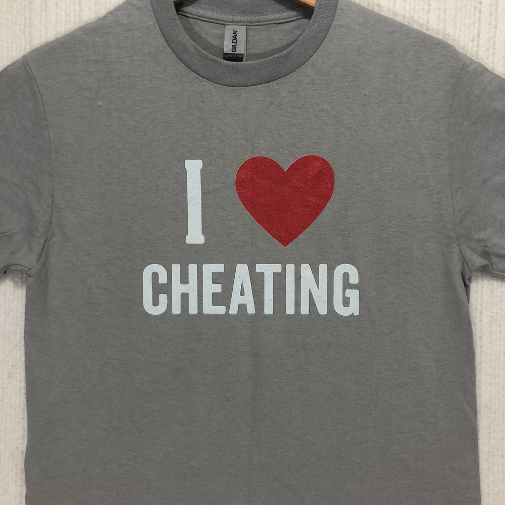 I‎ Love Cheating Funny Graphic T-Shirt Gray Gildan Mens Small Short Sleeve Tee